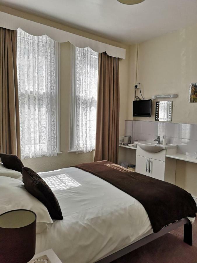 Hôtel Sylvern House à Scarborough Extérieur photo